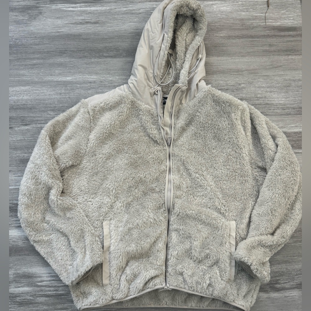 Fuzzy Zyia Coat size Small